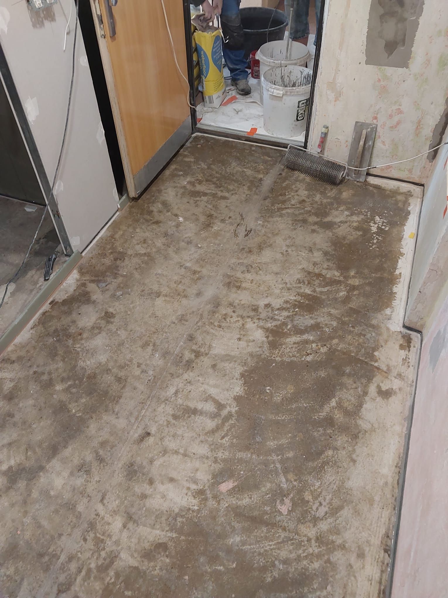 Před nivelací – stav podlahy