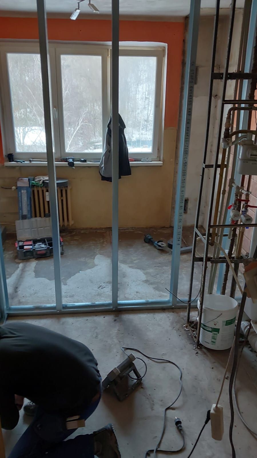 Stavba příček – fáze 1